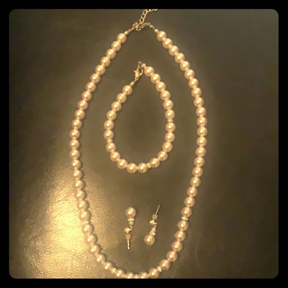 Pearl Necklace, Bracelet, Earrings Set